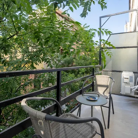 Silk Mill Leonnatou, Centre Apartment *